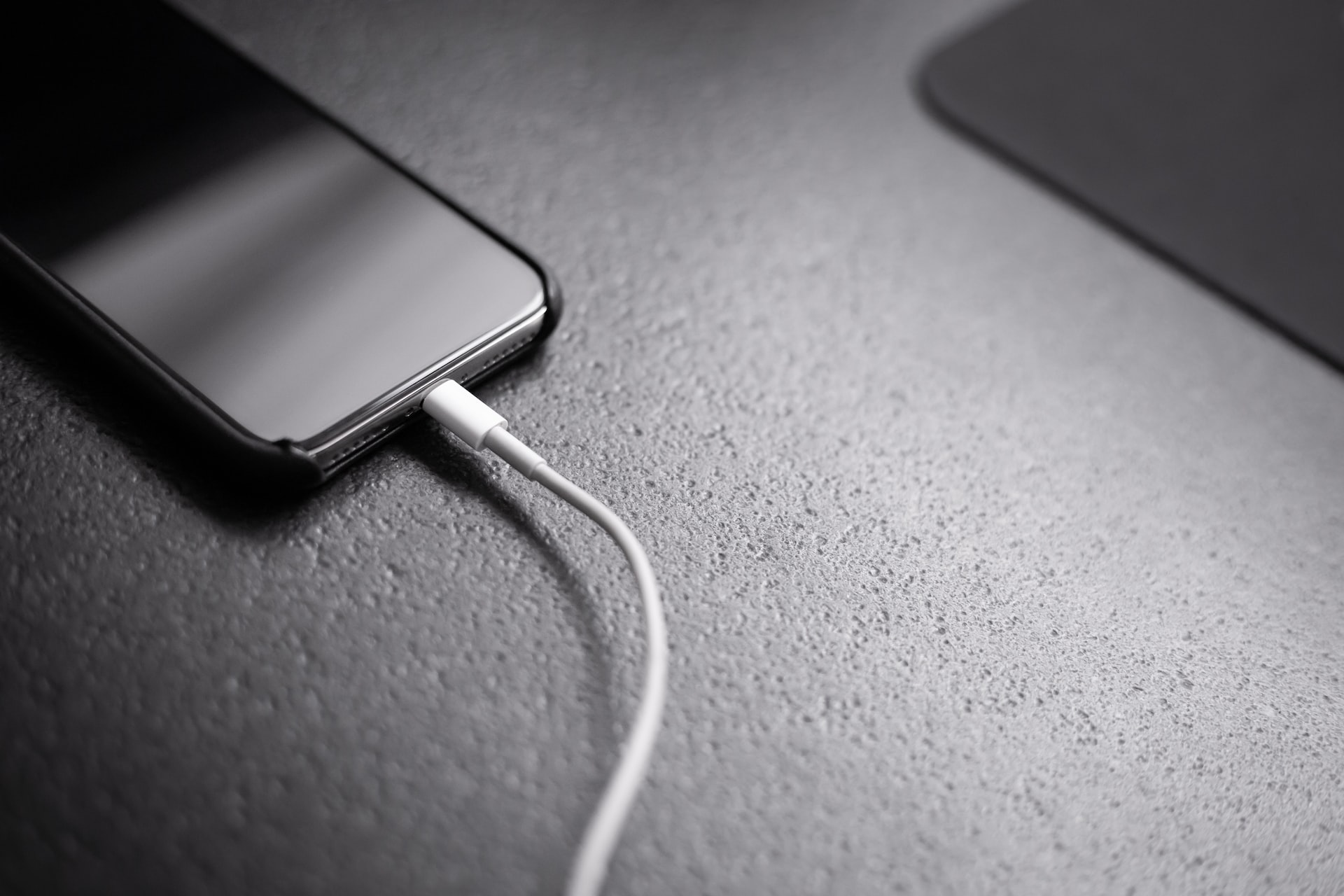 Read more about the article The Lightning Connector